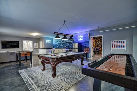 Entertainment downstairs at every corner