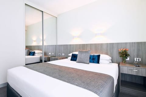 Deluxe Suite | Iron/ironing board, free WiFi, bed sheets