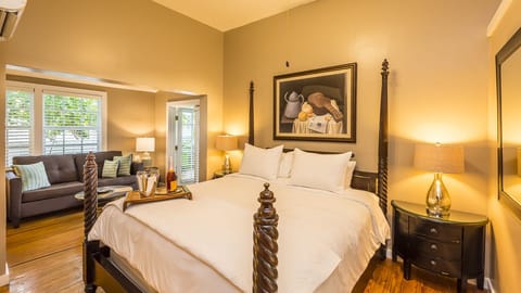 Deluxe Room, 1 King Bed | Premium bedding, individually decorated, individually furnished