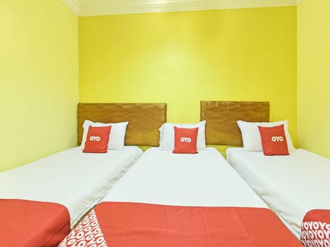 Deluxe Triple Room | Free WiFi, bed sheets