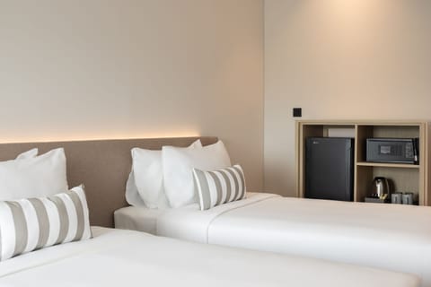 Standard Triple Room | In-room safe, desk, free WiFi, bed sheets