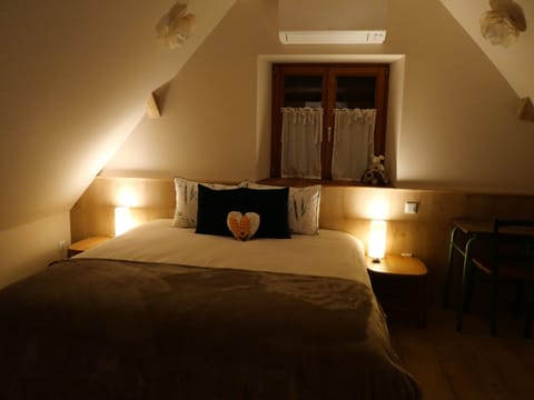 Comfort House | Desk, laptop workspace, free WiFi