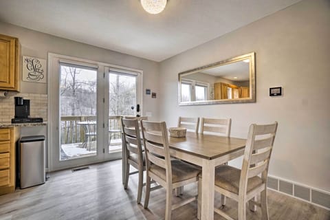Dining Room | Dishware/Flatware Provided