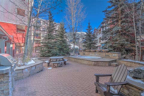 Condo, 1 Bedroom | Property grounds