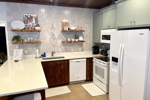 Fully equipped kitchen