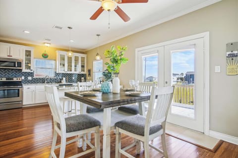 House (3 Bedrooms) | Property amenity