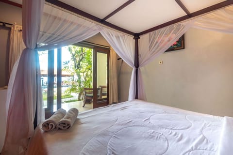 Deluxe Double or Twin Room, Sea View | Minibar, free WiFi, bed sheets