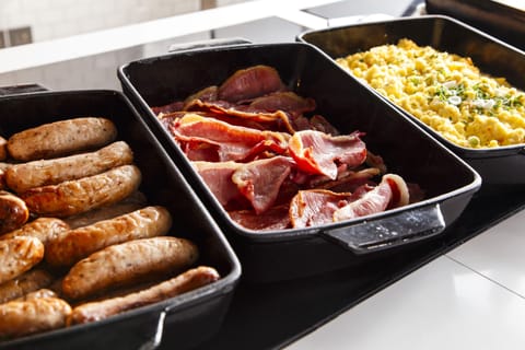 Daily English breakfast (GBP 11.95 per person)
