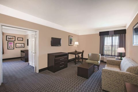 Deluxe Suite, 1 King Bed | Premium bedding, desk, laptop workspace, blackout drapes