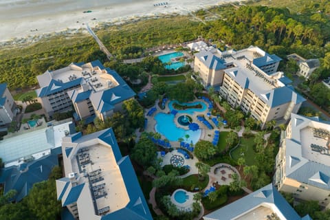 Indoor pool, 4 outdoor pools