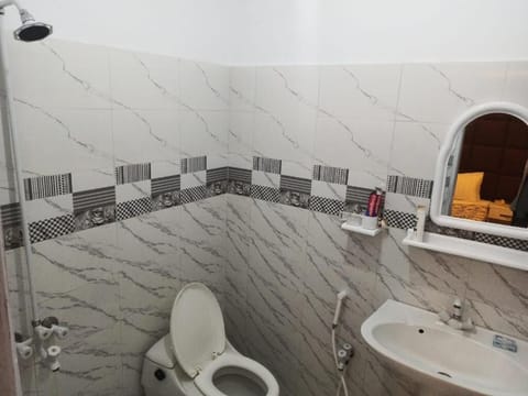 Deluxe Double Room | Bathroom