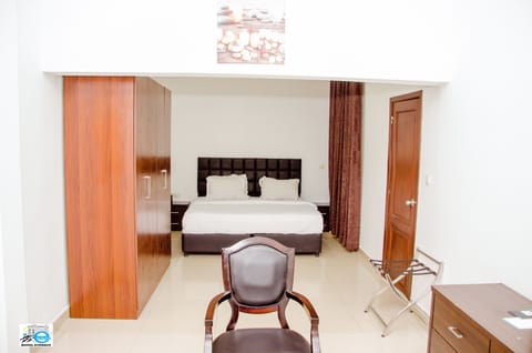Deluxe Room | Premium bedding, down comforters, desk, laptop workspace