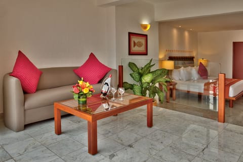 Brisas Beach Club 1 king bed | In-room safe, desk, free WiFi