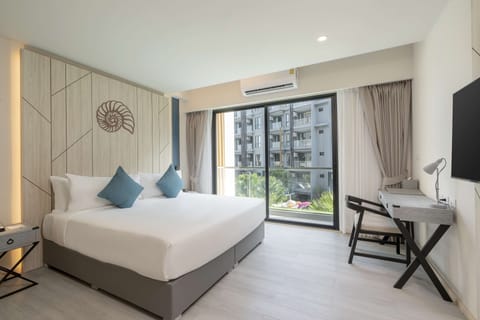 Deluxe Room, 1 Double Bed, Balcony, Pool View (Balcony ) | Premium bedding, minibar, in-room safe, individually decorated