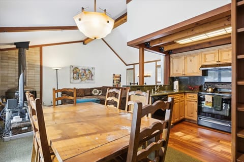 upper level-dining area-_dsc7212