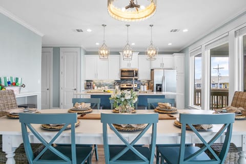 Eating in is essential and there is plenty of seating for large groups.