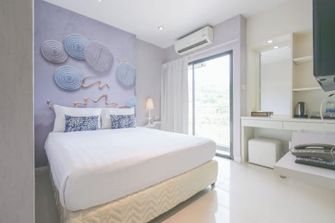 Standard Room | Premium bedding, minibar, in-room safe, desk
