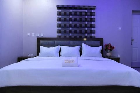 Luxury Room | Free WiFi, bed sheets