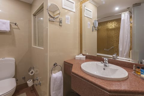 Standard | Bathroom | Combined shower/tub, slippers, towels