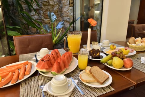 Free daily buffet breakfast