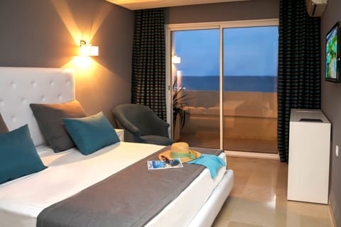 Junior Suite | Blackout drapes, soundproofing, free WiFi, bed sheets