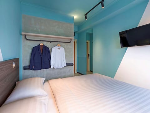 Standard Double Room, 1 Double Bed | In-room safe, desk, laptop workspace, blackout drapes