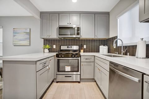 Full Size Kitchen