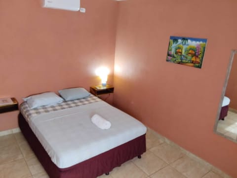 Economy Double Room | Desk, free WiFi, bed sheets