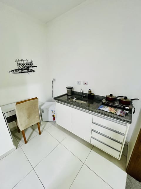 Standard Studio | Private kitchen | Stovetop, cookware/dishes/utensils