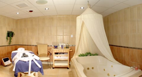 Sauna, spa tub