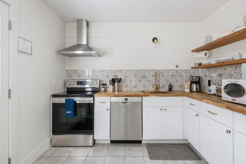 Stylish Escape: Posh Old Village Townhome