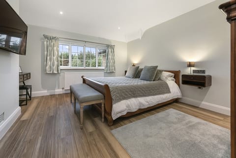 Double Room, 1 King Bed, Ensuite, Garden View | Premium bedding, down comforters, memory foam beds