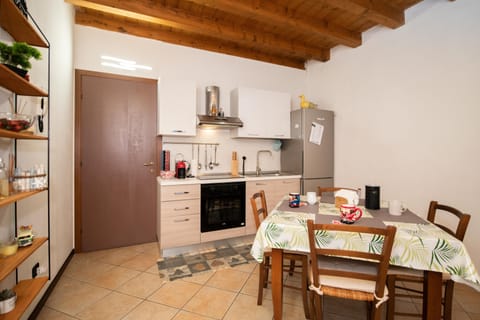 Basic Apartment | Private kitchen | Full-size fridge, oven, stovetop, coffee/tea maker