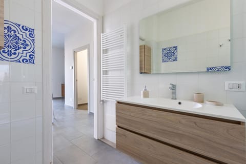 Apartment | Bathroom