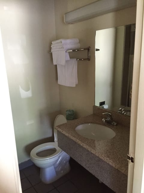 Standard Room, 1 King Bed, Smoking | Bathroom | Shower
