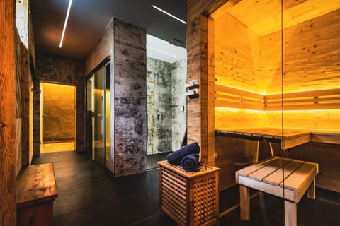 Sauna, spa tub, steam room, massages