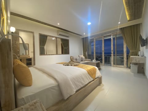 Superior Room | Egyptian cotton sheets, premium bedding, pillowtop beds, free minibar
