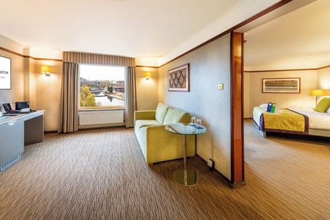 In-room safe, desk, laptop workspace, soundproofing