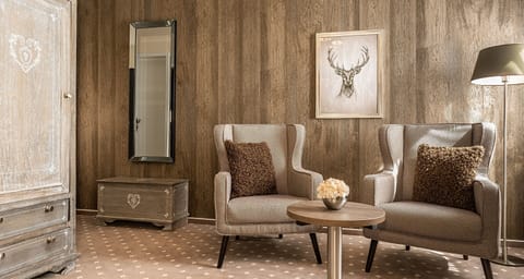 Classic-Juniorsuite | Hypo-allergenic bedding, in-room safe, desk, free WiFi