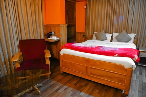 Standard Room | Egyptian cotton sheets, premium bedding, memory foam beds, free WiFi