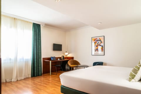 Superior Twin Room | In-room safe, desk, iron/ironing board, free WiFi