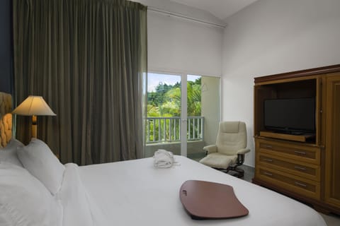 Royal Suite | 1 bedroom, in-room safe, desk, iron/ironing board