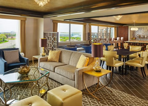 Lobby lounge