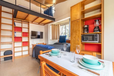 Traditional Loft | 1 bedroom, iron/ironing board, free WiFi, bed sheets