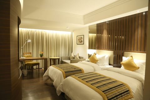 Executive Dbl | Egyptian cotton sheets, premium bedding, Tempur-Pedic beds, minibar