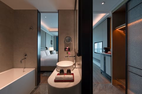 Premium bedding, minibar, in-room safe, desk