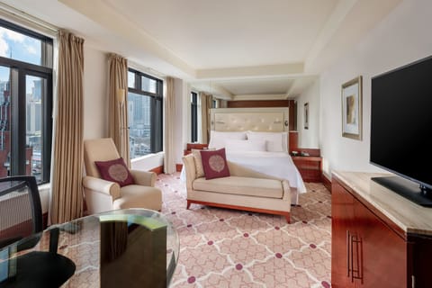Room, 1 King Bed, City View (Crown) | 1 bedroom, premium bedding, down comforters, pillowtop beds