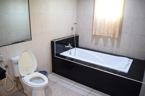 Premier Room | Bathroom