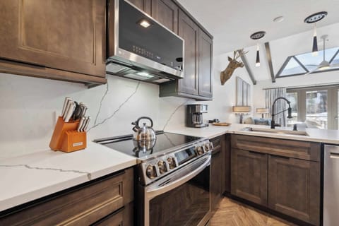 charterc430-8973_53658131707_o