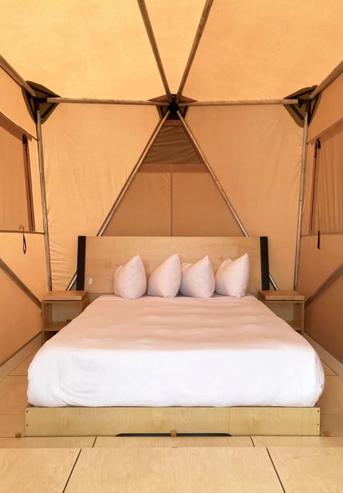 Design Tent | Individually decorated, individually furnished, free WiFi, bed sheets